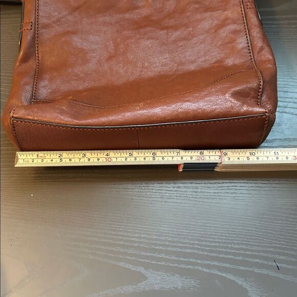Frye Rich Classic Brown Leather Crossbody Bag - Picture 6 of 8